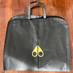 Moose Knuckles Black Travel Garment Bag with hanger
